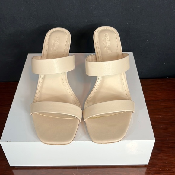 Cushionaire Women’s Prize Dress Sandal - Picture 1 of 10